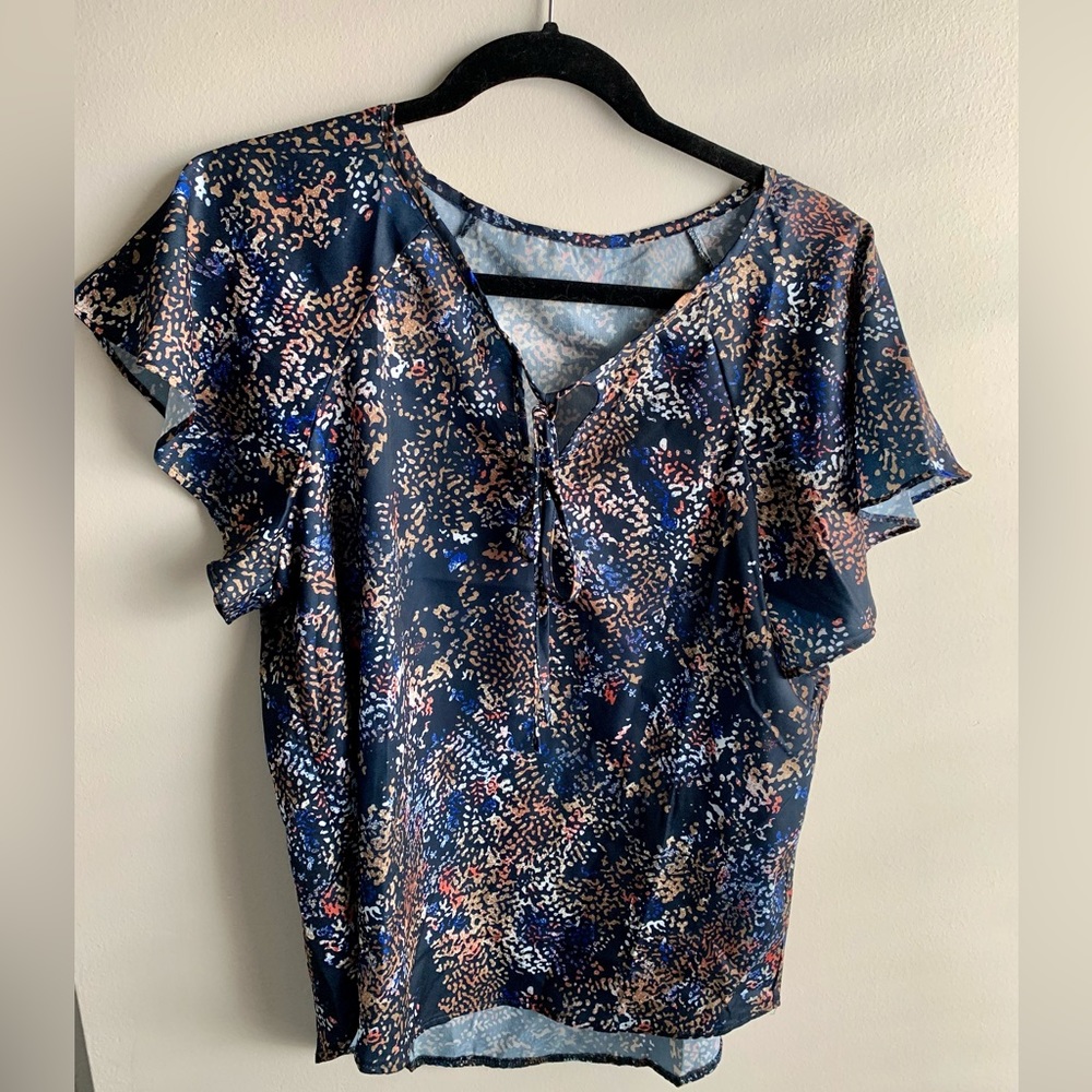 Cute Blouse - Picture 2 of 4